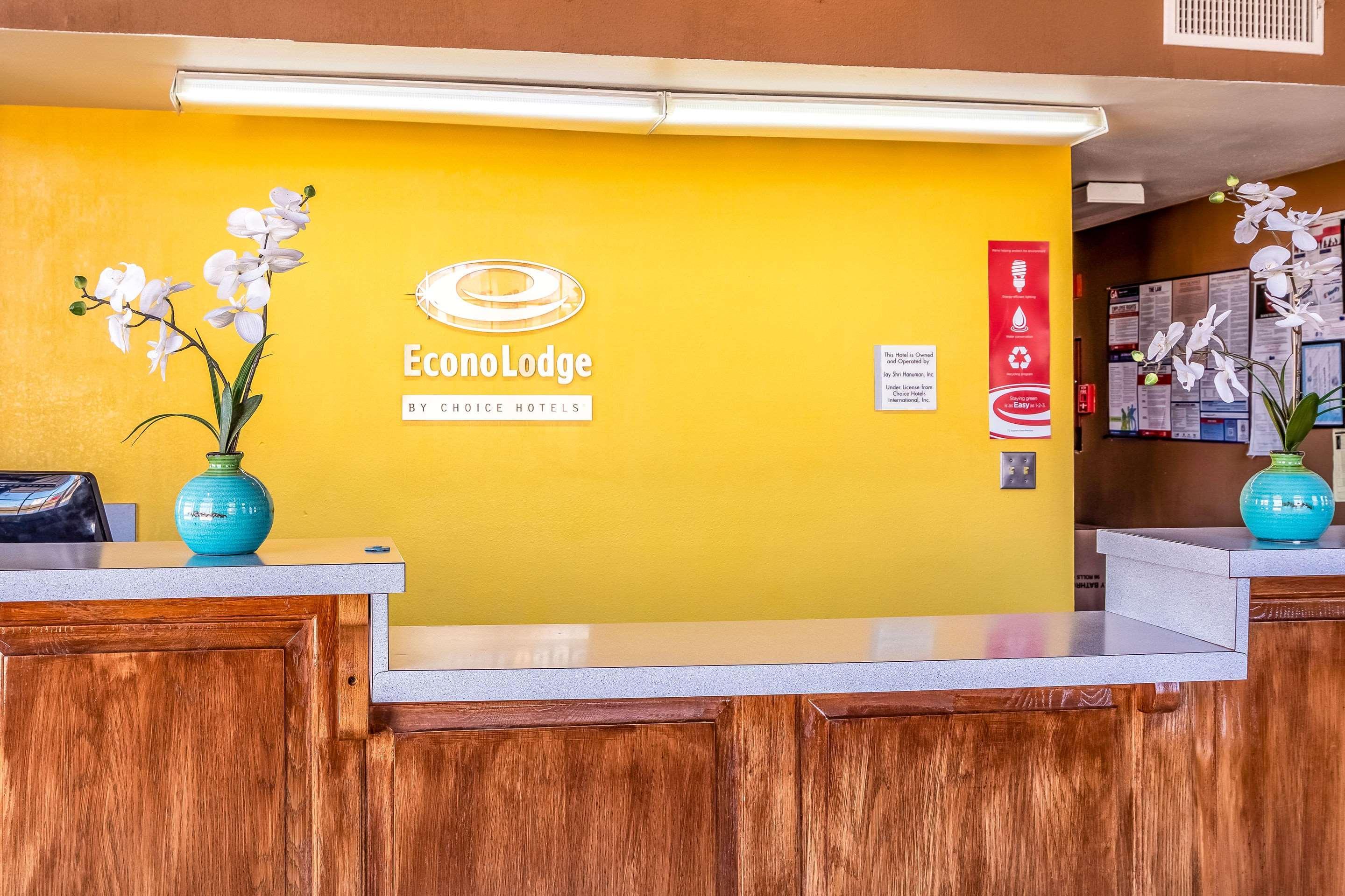 Econo Lodge Акуърт Екстериор снимка