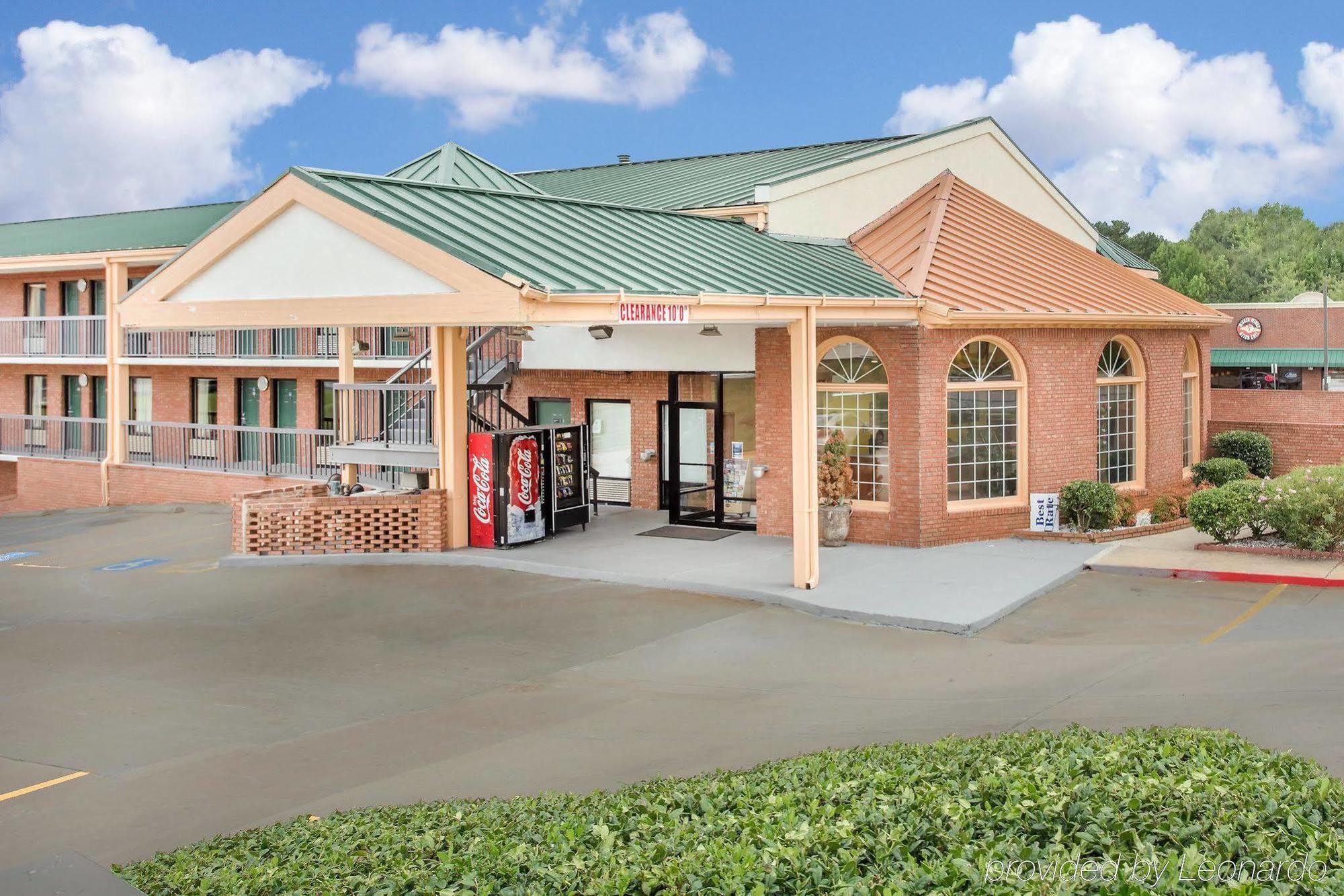 Econo Lodge Акуърт Екстериор снимка