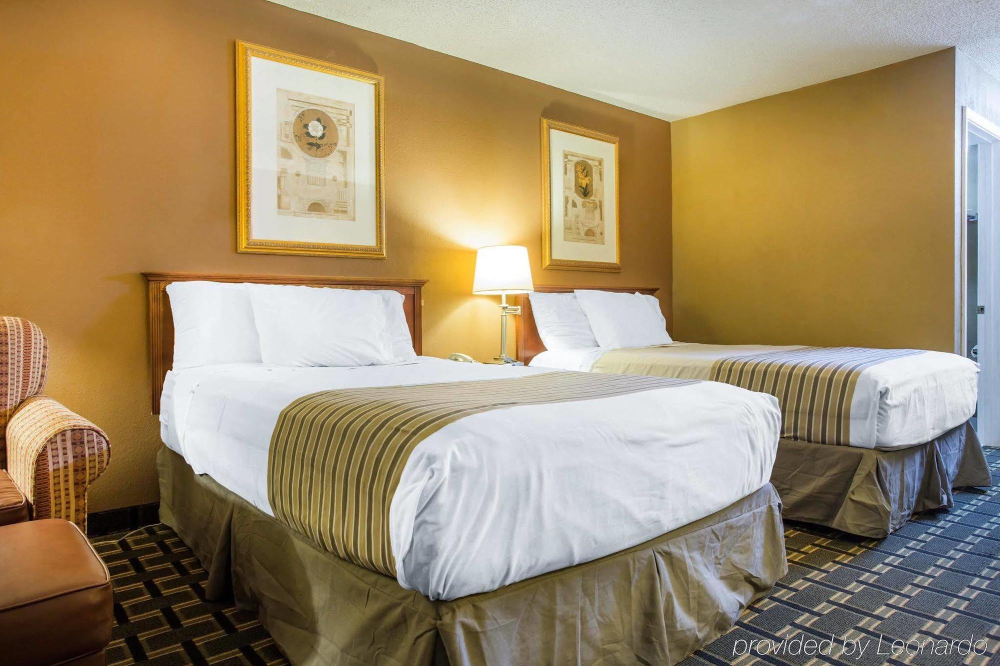 Econo Lodge Акуърт Екстериор снимка